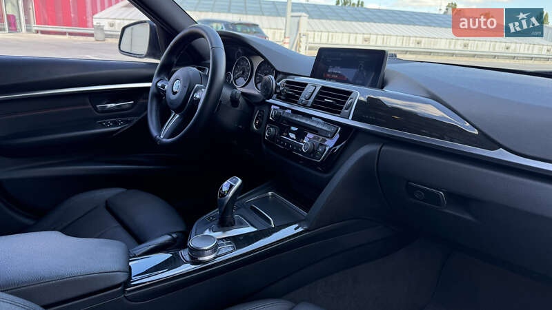 Седан BMW 3 Series 2017 в Киеве