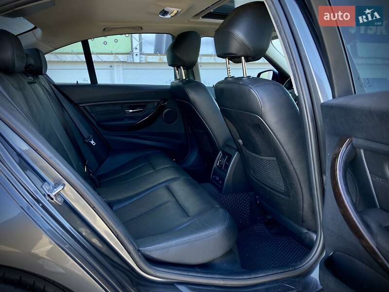Седан BMW 3 Series 2015 в Києві