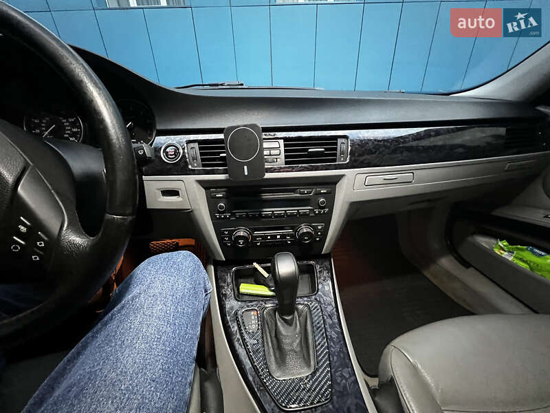 Седан BMW 3 Series 2010 в Сумах