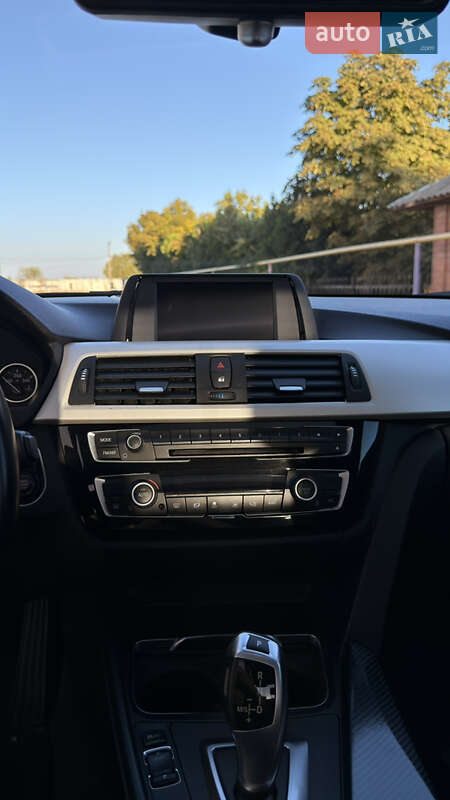 Седан BMW 3 Series 2015 в Белгороде-Днестровском фото 14 Седан BMW 3 Series 2015 в Белгороде-Днестровском