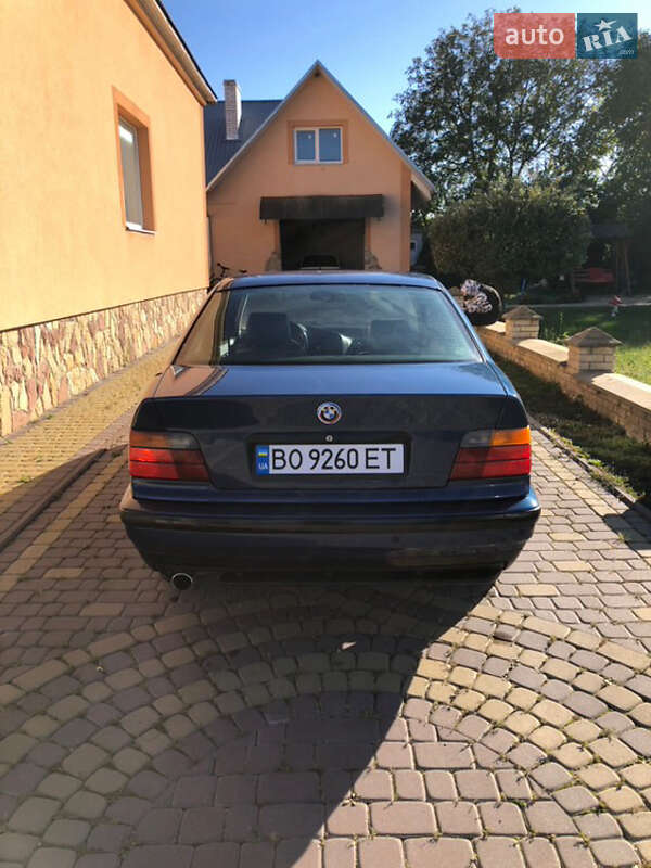 Седан BMW 3 Series 1992 в Тернополе