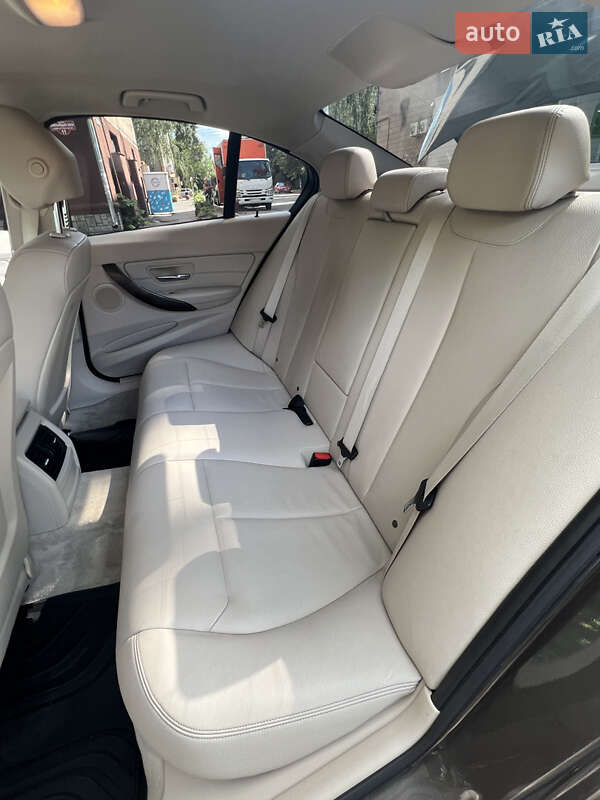 Седан BMW 3 Series 2013 в Виннице