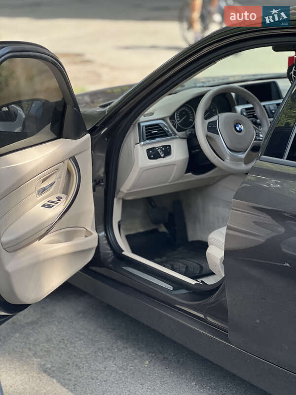 Седан BMW 3 Series 2013 в Виннице
