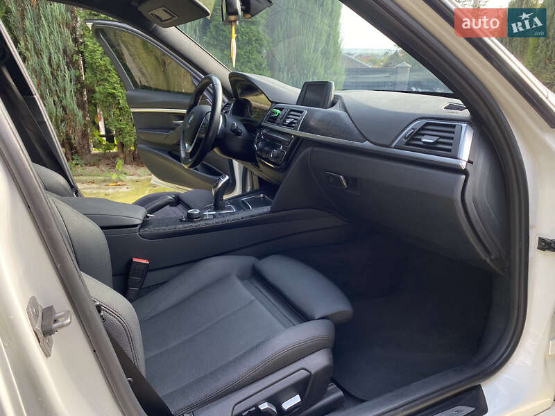 Седан BMW 3 Series 2017 в Калуше фото 18 Седан BMW 3 Series 2017 в Калуше