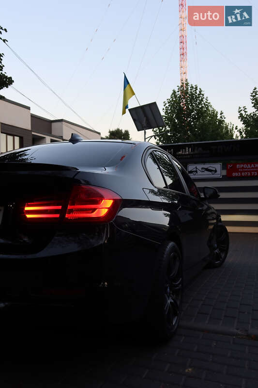 Седан BMW 3 Series 2013 в Виннице