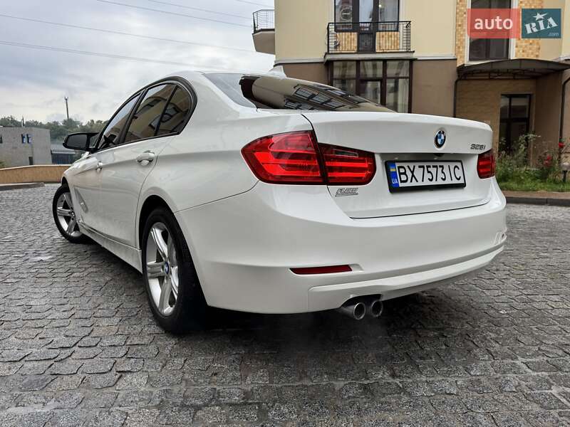 Седан BMW 3 Series 2015 в Києві
