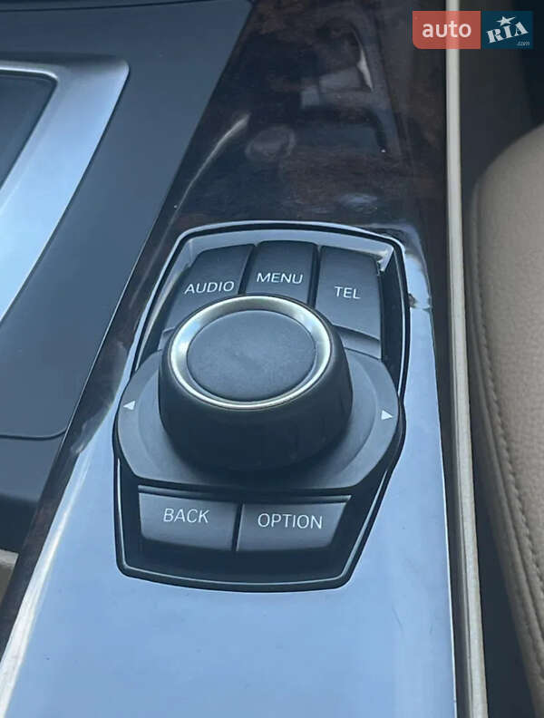 Седан BMW 3 Series 2015 в Києві