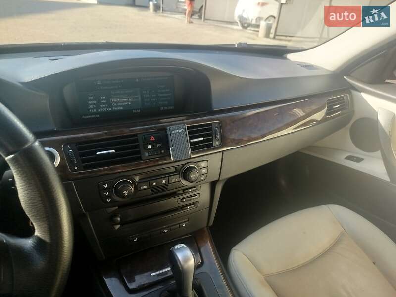 Седан BMW 3 Series 2005 в Вознесенске