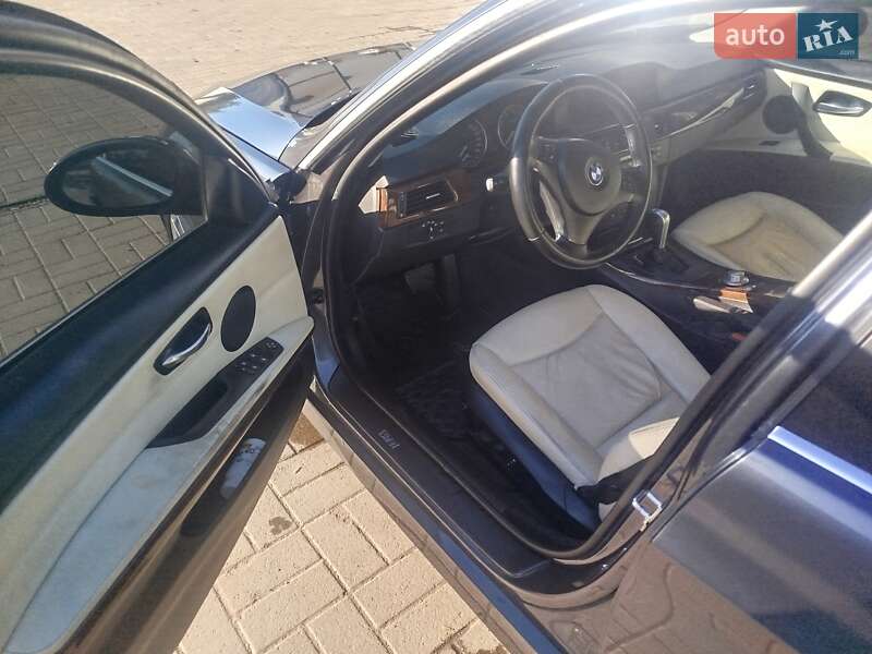 Седан BMW 3 Series 2005 в Вознесенске