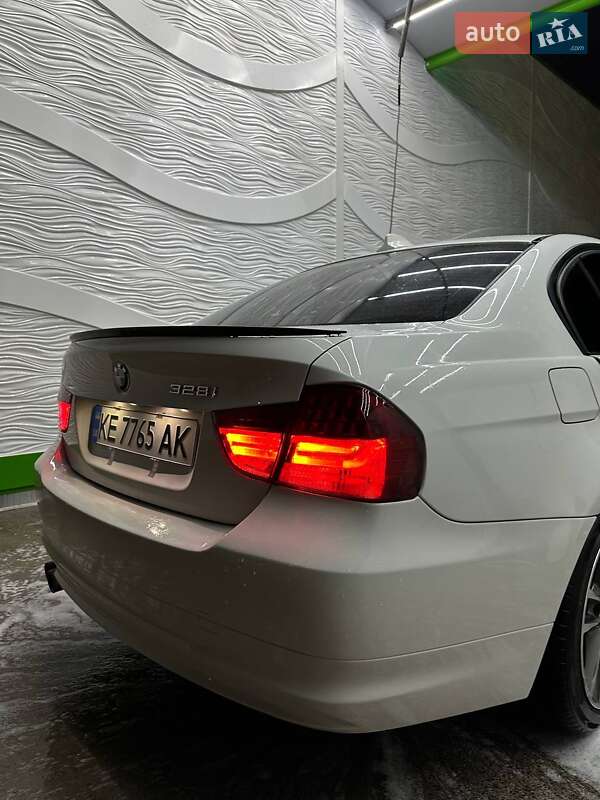 Седан BMW 3 Series 2010 в Тернополе