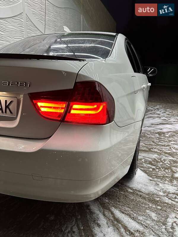 Седан BMW 3 Series 2010 в Тернополе