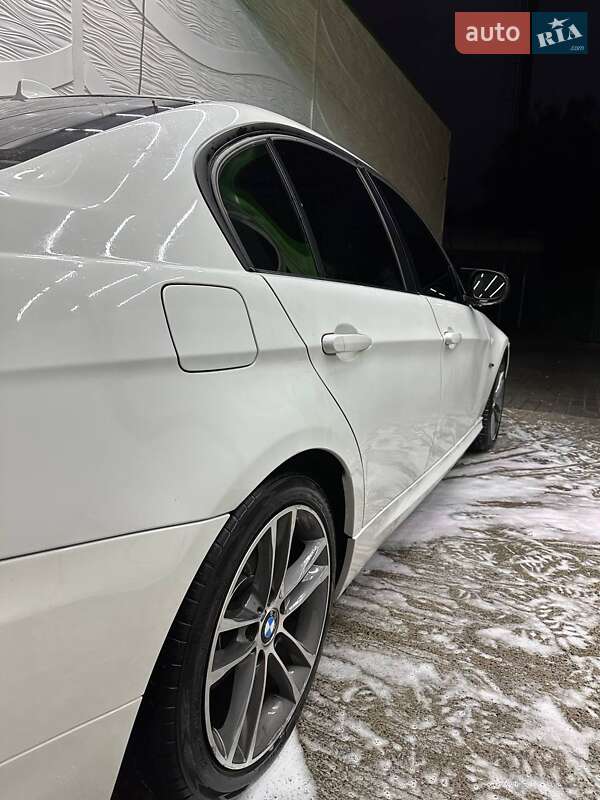 Седан BMW 3 Series 2010 в Тернополе