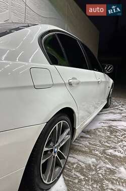 Седан BMW 3 Series 2010 в 