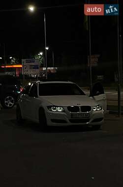 Седан BMW 3 Series 2010 в 