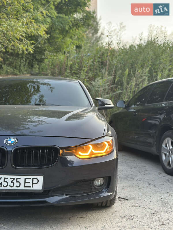 Седан BMW 3 Series 2014 в Прилуках