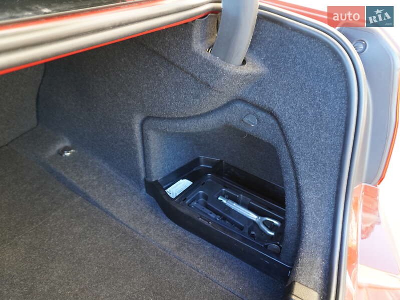 Седан BMW 3 Series 2012 в Киеве