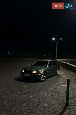 Седан BMW 3 Series 1998 в Ужгороде