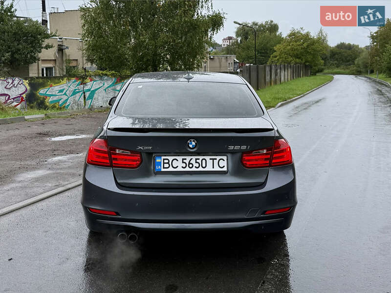 Седан BMW 3 Series 2015 в Львове