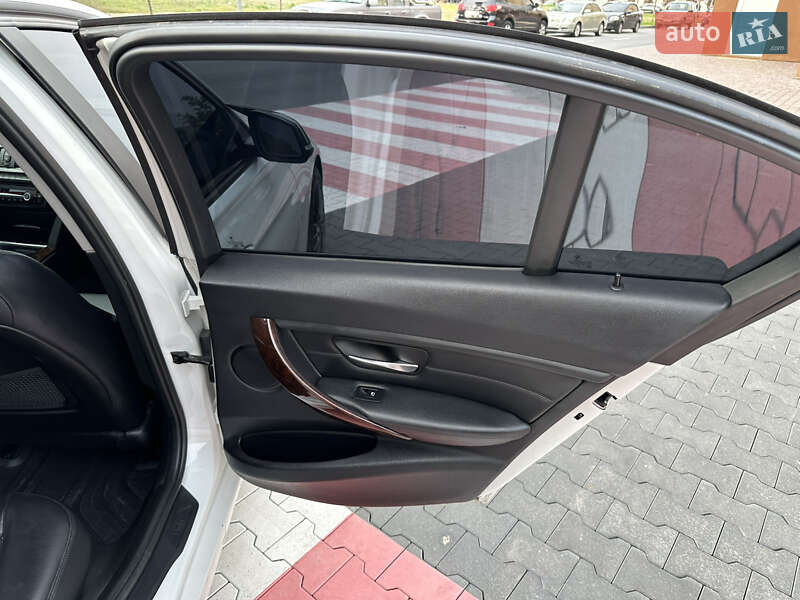 Седан BMW 3 Series 2014 в Киеве