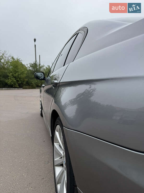Седан BMW 3 Series 2011 в Шептицькому