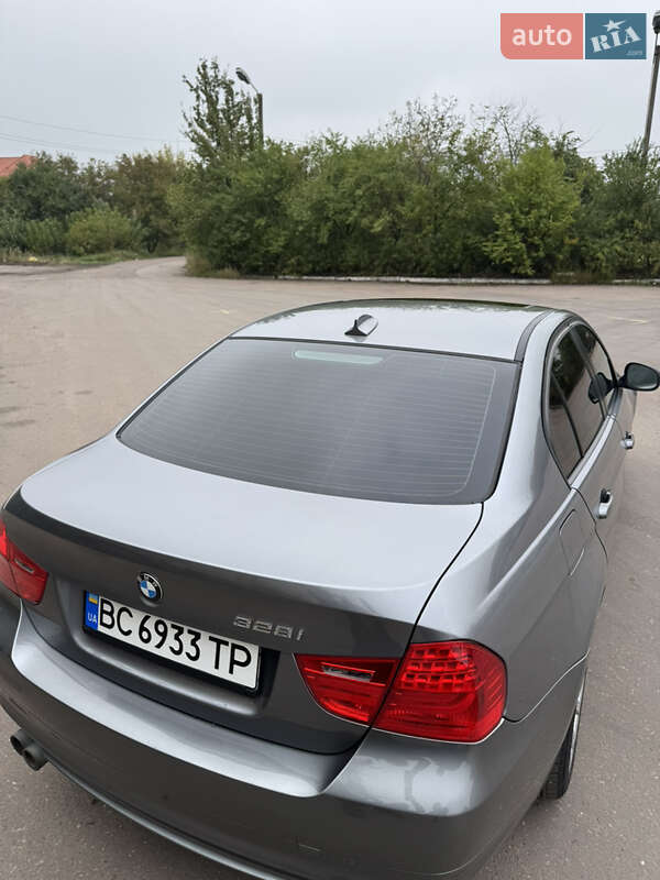 Седан BMW 3 Series 2011 в Шептицькому