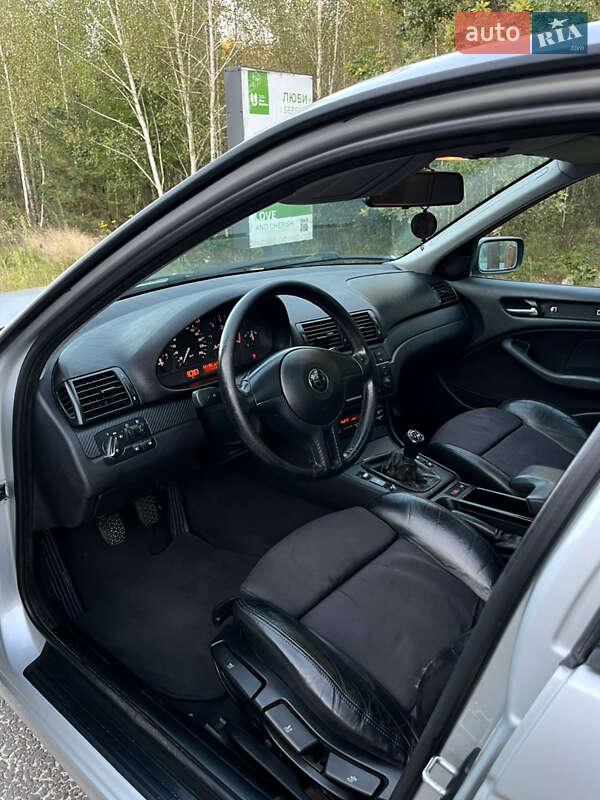 Седан BMW 3 Series 2002 в Дубровице