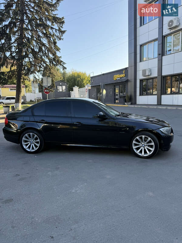 Седан BMW 3 Series 2009 в Полтаві