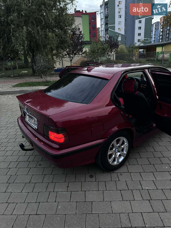 Седан BMW 3 Series 1993 в Ивано-Франковске
