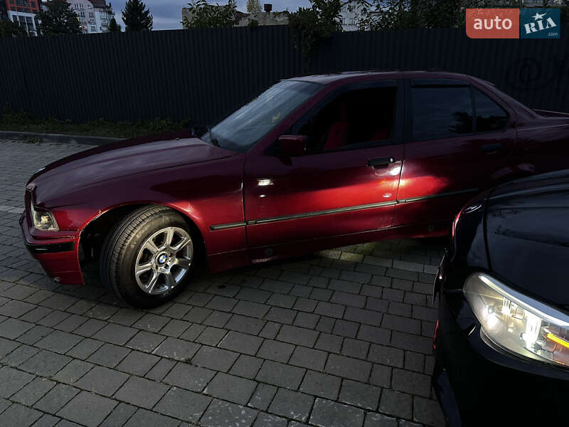 Седан BMW 3 Series 1993 в Ивано-Франковске