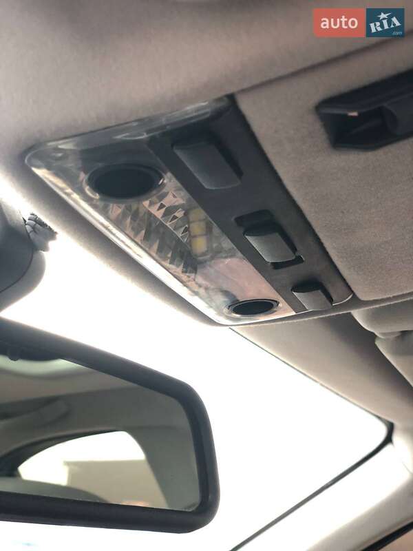 Седан BMW 3 Series 2004 в Львові