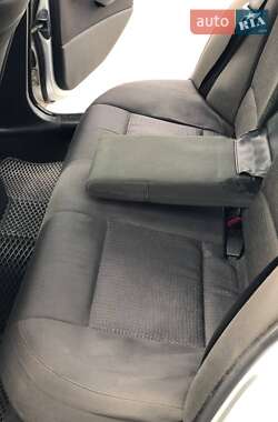 Седан BMW 3 Series 2004 в  фото 24 Седан BMW 3 Series 2004 в