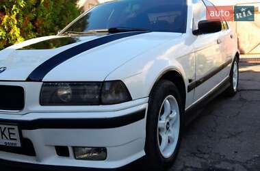 Седан BMW 3 Series 1996 в Дніпрі