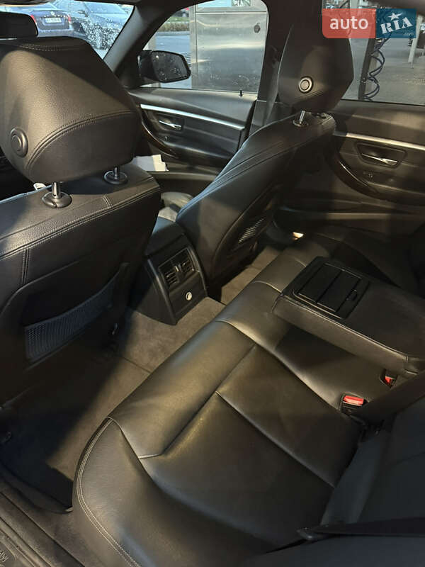 Седан BMW 3 Series 2017 в Киеве