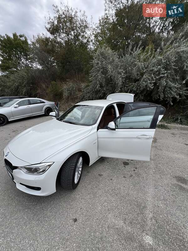 Седан BMW 3 Series 2012 в Одесі