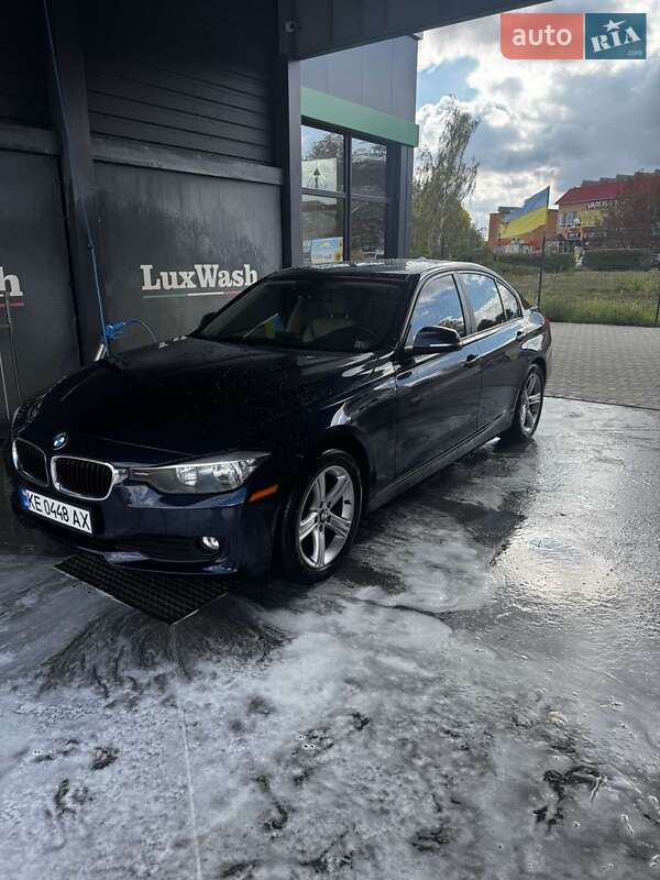 Седан BMW 3 Series 2013 в Царичанці
