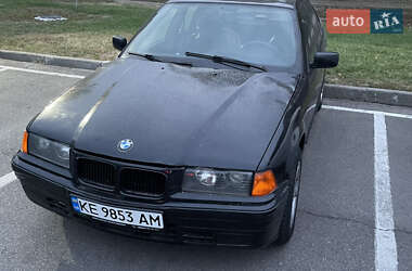 Седан BMW 3 Series 1993 в Днепре