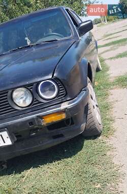 Седан BMW 3 Series 1987 в Синельниково