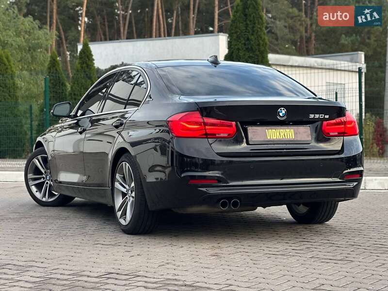 Седан BMW 3 Series 2017 в Киеве