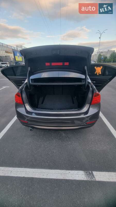 Седан BMW 3 Series 2012 в Чернигове фото 24 Седан BMW 3 Series 2012 в Чернигове