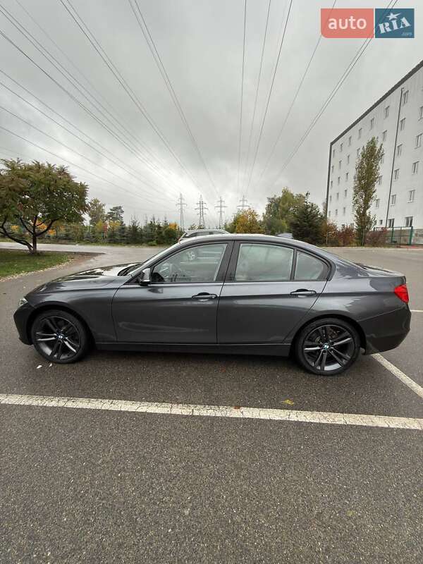 Седан BMW 3 Series 2012 в Вышгороде