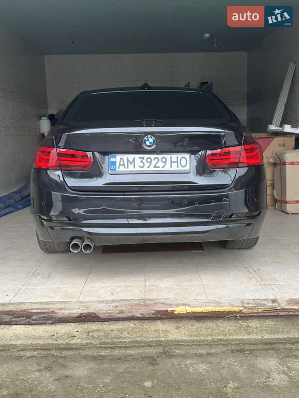 Седан BMW 3 Series 2016 в Гайвороні