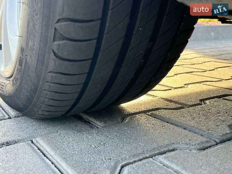 Седан BMW 3 Series 2004 в Виннице