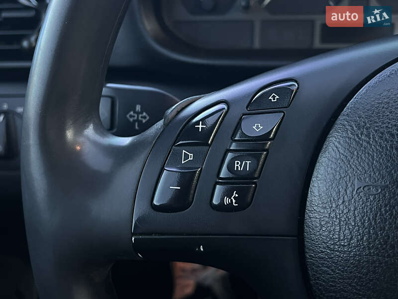 Седан BMW 3 Series 2004 в Виннице