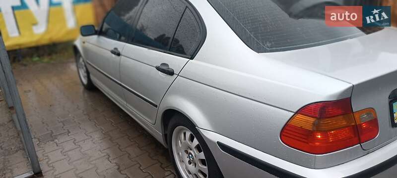 Седан BMW 3 Series 2004 в Киеве