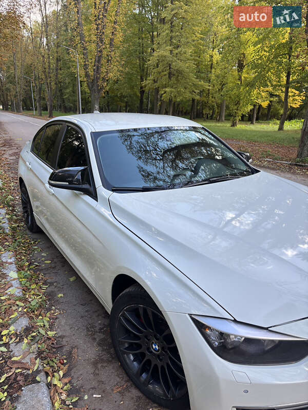 Седан BMW 3 Series 2012 в Черновцах
