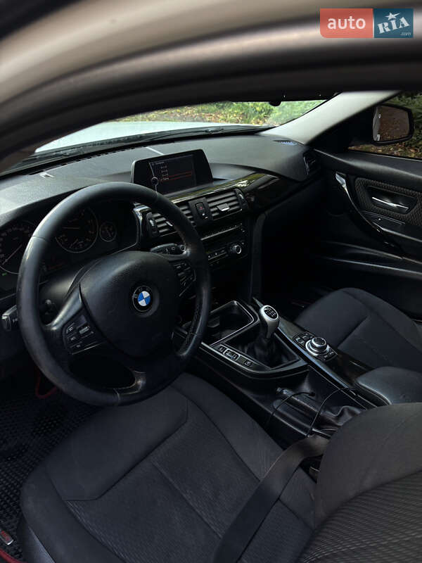 Седан BMW 3 Series 2012 в Черновцах