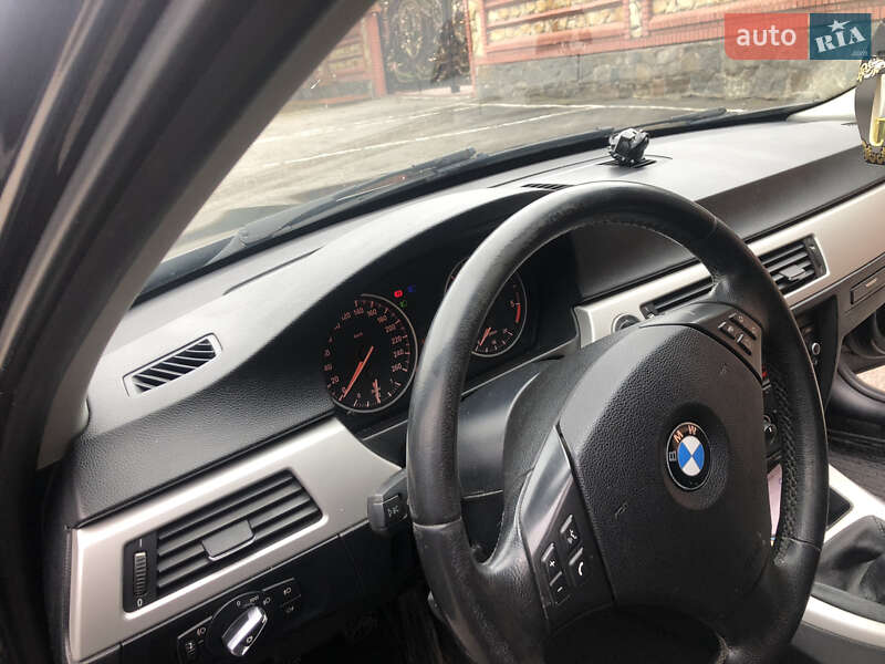 Седан BMW 3 Series 2010 в Вінниці