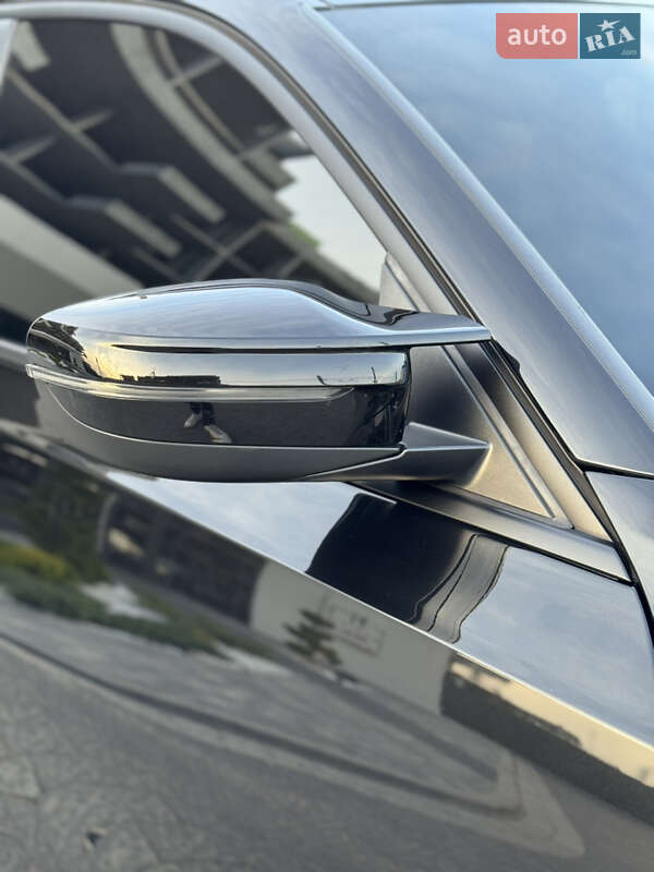 Седан BMW 3 Series 2020 в Львове