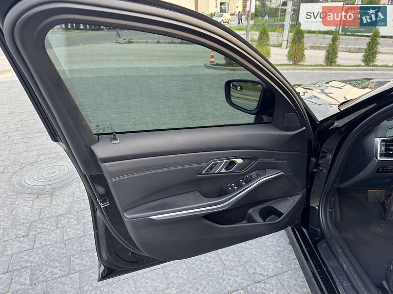 Седан BMW 3 Series 2020 в Львове