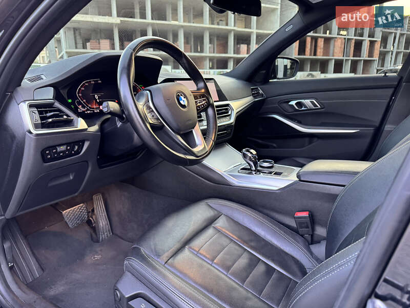 Седан BMW 3 Series 2020 в Львове